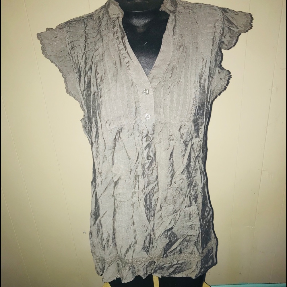 Olive green tunic with lace detailing